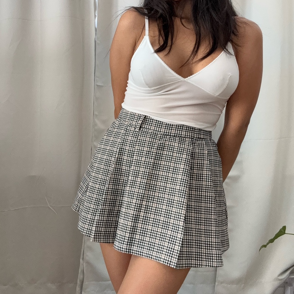 Gingham (Plaid) Pleated Mini Skirt – Preppy Schoolgirl Vibe - Hollister